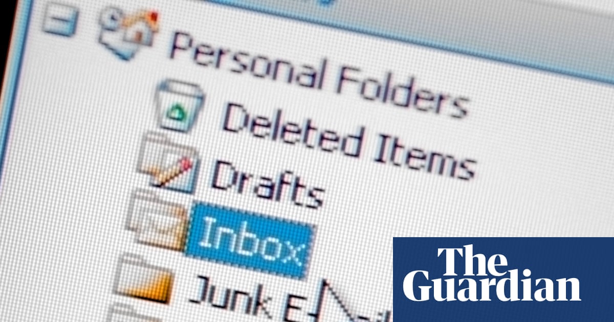 Viral AI personal assistant seen as step change – but experts warn of risks